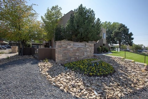 Exterior and landscaping at Villas de la Terraza Apartments in Albuquerque NM October 2020